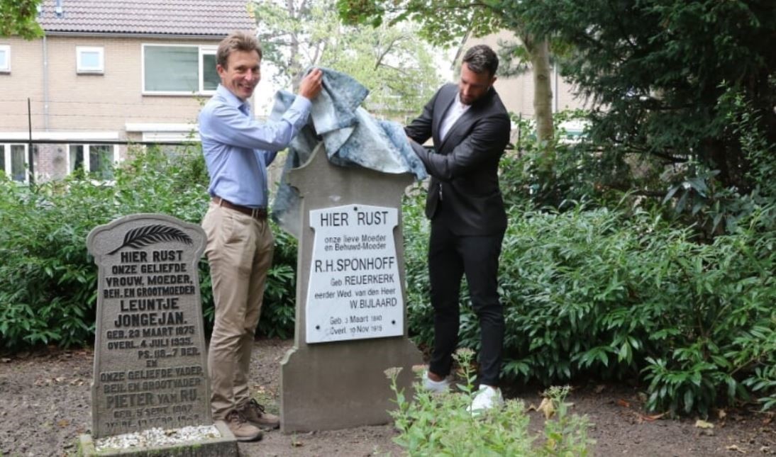 12-9 Westvoorne - Restauratie oude begraafplaats Maria Rust