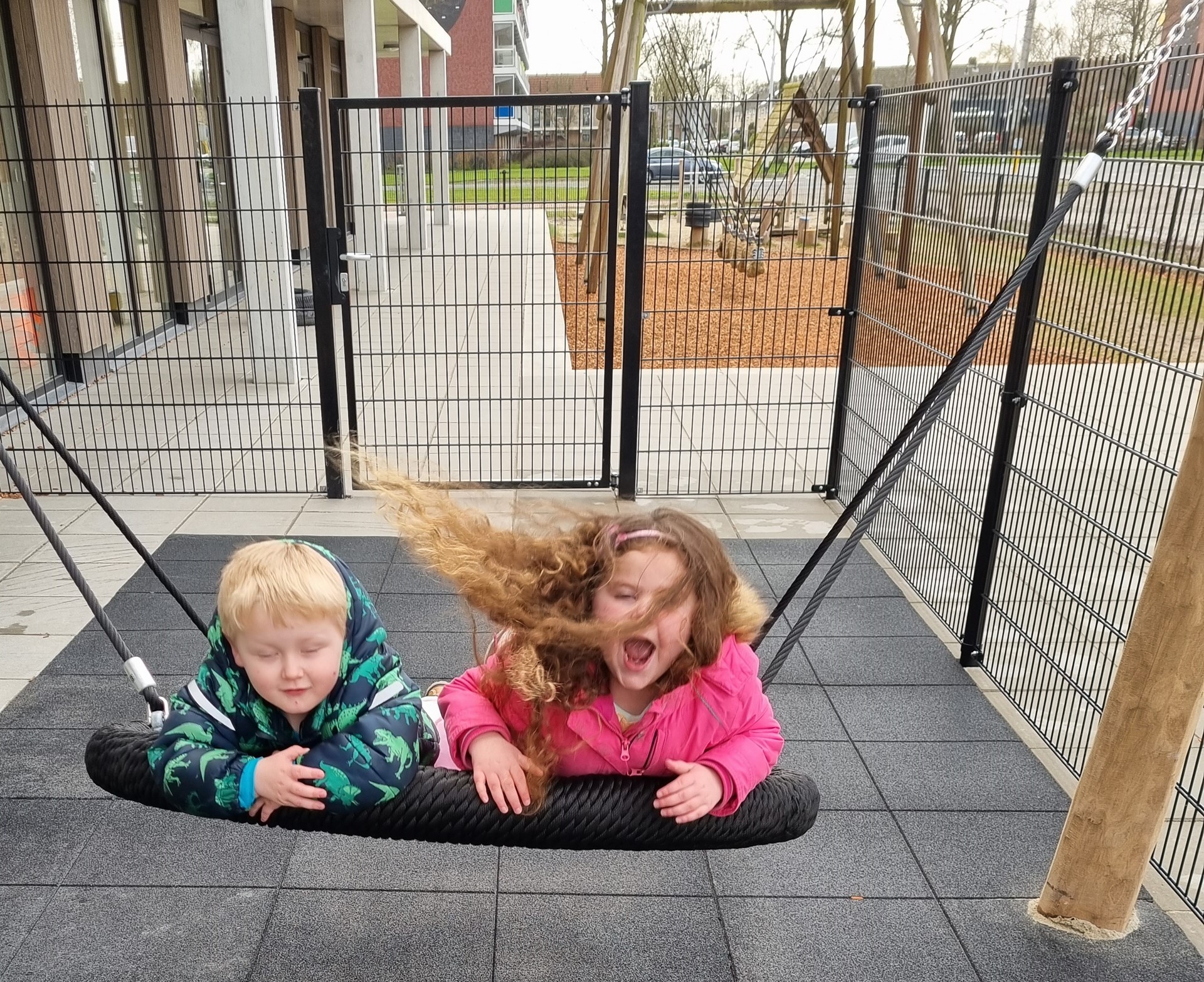 20220314 Hellevoetsluis - Buitenspeeltoestellen - aangepast